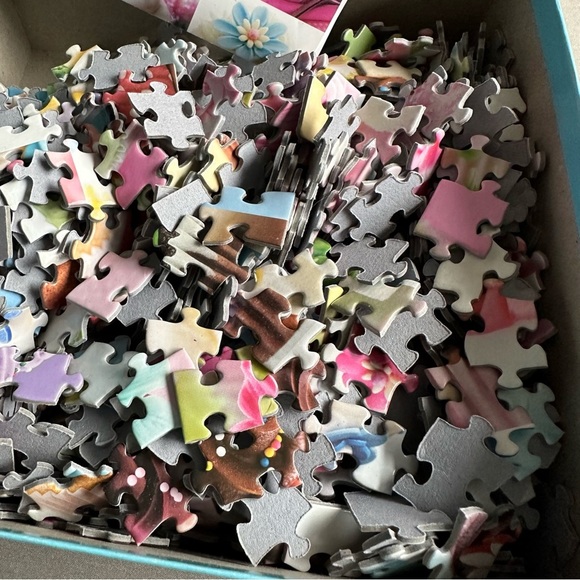 CUPCAKE 1000pc jigsaw puzzle, made in theme USA. - Picture 4 of 5